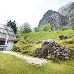 Fairy Tale House ترينتا